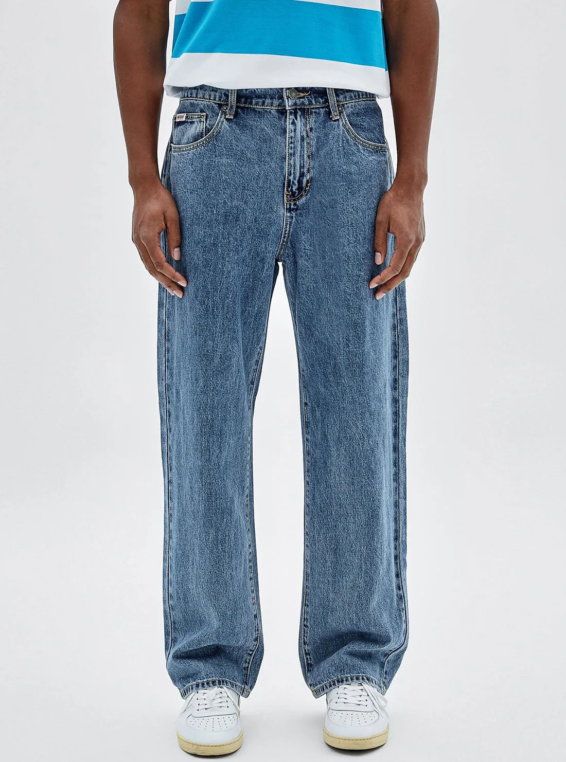 Guess Originals Mid Rise Straight Leg Bowie Denim Jeans In Medium Wash